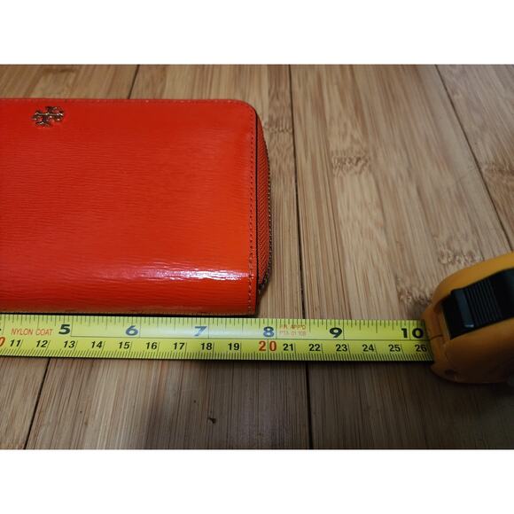 Tory Burch Robinson Zip Around Continental Travel Wallet Patent Leather Orange - Picture 7 of 8